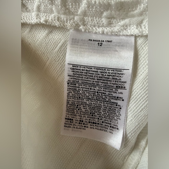 Banana Republic, size 12, white fit and flare quilted skirt - Picture 3 of 10